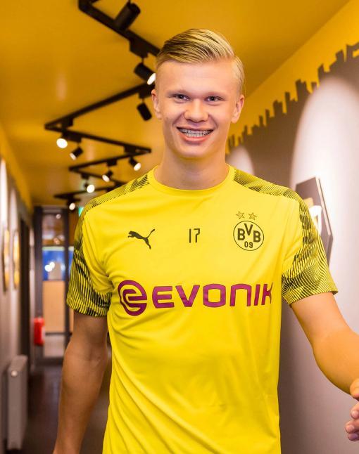 西甲：巴萨客场3-1战胜赫罗纳